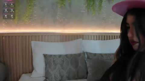 lana_lann online show from March 11, 11:57 am