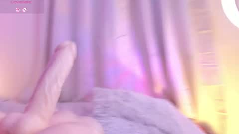 INDEPENDENT MODEL online show from July 24, 2:09 am