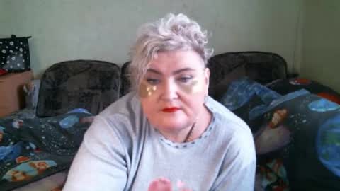 lanacat555 online show from September 30, 12:15 pm