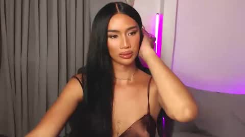 Lana online show from March 4, 7:32 pm