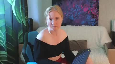 LanaviSmith online show from July 17, 11:01 am