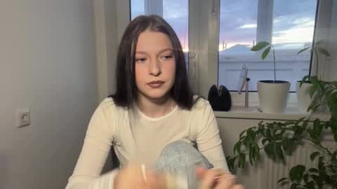 Sarah online show from March 1, 3:05 pm