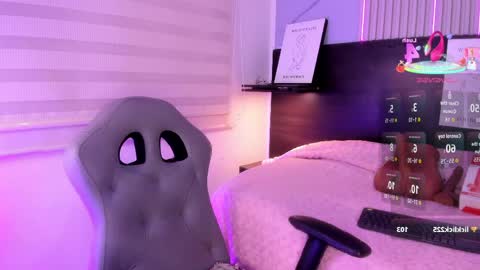 lanna_as online show from April 15, 4:27 am