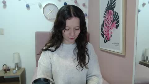 Lanna online show from June 12, 1:32 pm