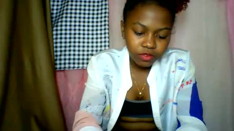 lara_belle online show from May 30, 4:44 am