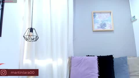      700  200   online show from March 1, 12:23 pm