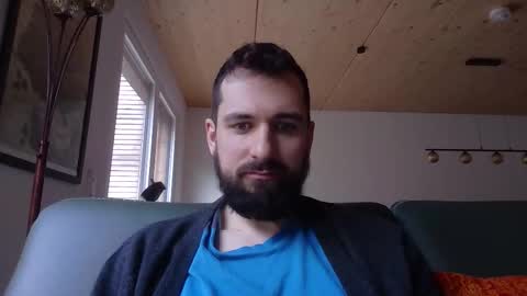 laraaan online show from March 1, 8:07 am