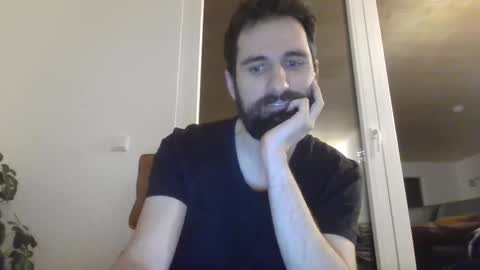 laraaan online show from February 11, 5:17 pm