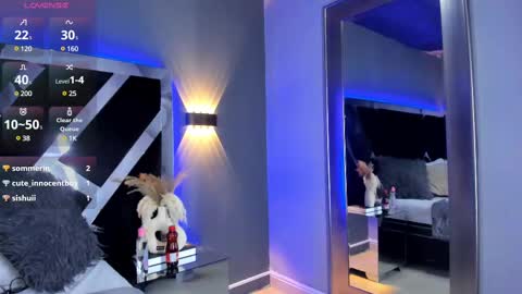 Snapshot of larabrook chatting on March 12, 10:07 pm Lara online show from March 12, 10:07 pm