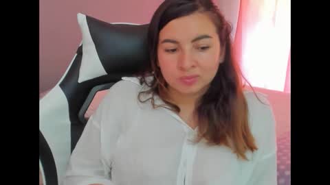 Lara online show from May 12, 9:24 pm