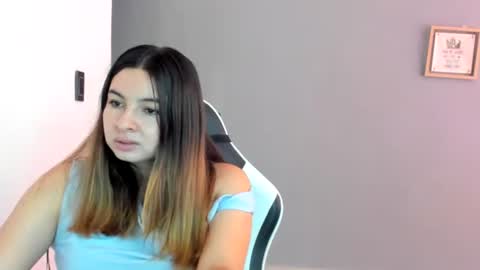 Lara online show from July 1, 5:32 pm