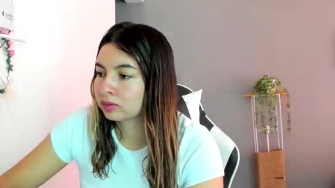 Lara online show from May 25, 4:24 pm