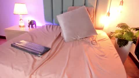  Lara Gold  online show from February 28, 1:05 am