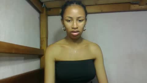 larah98 online show from March 6, 2:38 pm