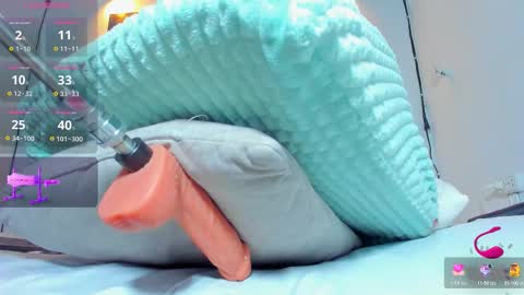 REINA  online show from November 11, 11:34 am