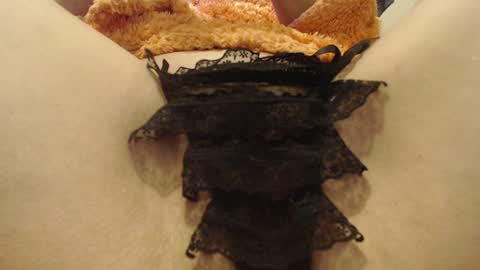 laralhotr online show from December 31, 1:19 pm