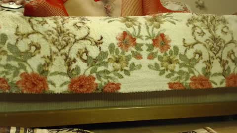 laralhotr online show from January 6, 2:03 pm