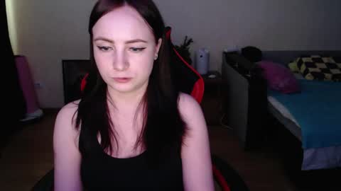 Laralianna online show from April 16, 2:17 pm