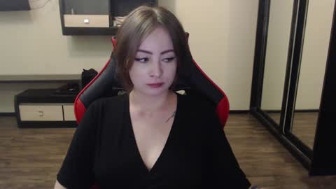 Laralianna online show from January 5, 8:52 pm