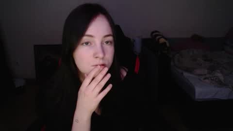 Laralianna online show from March 5, 11:25 pm