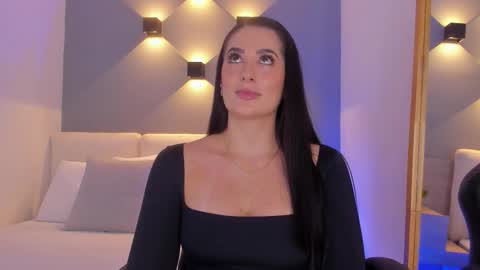 Laura online show from February 25, 7:50 pm