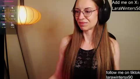 larawinters online show from July 16, 9:18 pm