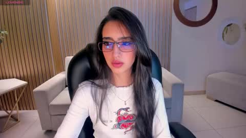 Snapshot of larisasmirnov chatting on October 22, 4:48 am Larisa Smirnov online show from October 22, 4:48 am
