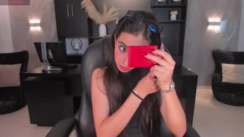 Larisa Smirnov online show from January 19, 5:17 am