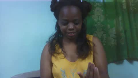 larissa645771 online show from December 18, 12:00 pm