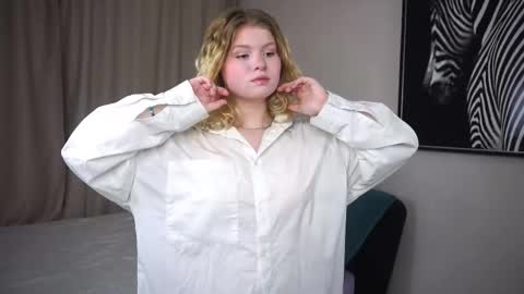 Snapshot of latanyabarthel chatting on September 21, 5:28 pm Jay online show from September 21, 5:28 pm
