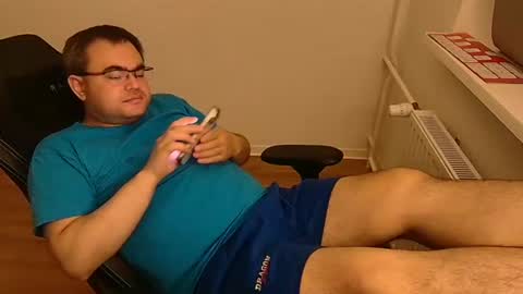 latexboy893 online show from June 28, 9:33 pm
