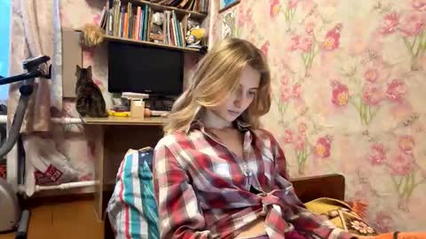 Amelia online show from January 18, 1:09 pm