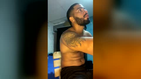 latin00000 online show from May 28, 7:23 pm