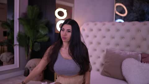 Latina online show from March 27, 7:04 pm