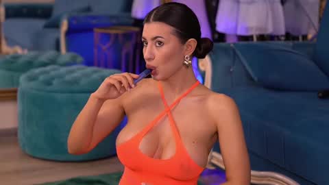 Latina online show from March 8, 6:37 pm