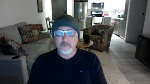 QS - INDEPENDENT MODEL online show from February 10, 5:47 am