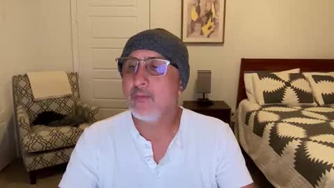 QS - INDEPENDENT MODEL online show from October 20, 2:38 am