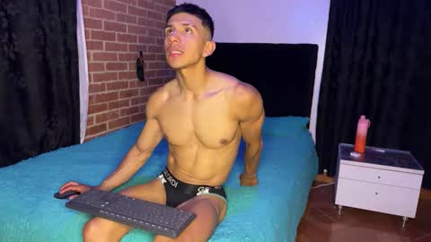 latinosadictosalsexo online show from April 2, 1:02 am