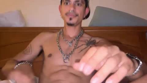 latinprincee online show from December 17, 12:28 am
