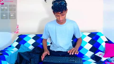 yorkier and derrek online show from December 16, 11:16 am