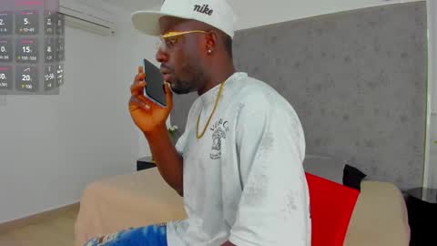 Snapshot of latrellx7 chatting on February 27, 11:50 am LEANDRO online show from February 27, 11:50 am