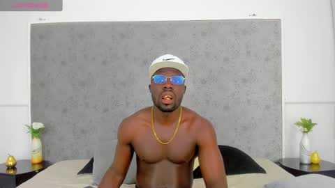 Snapshot of latrellx7 chatting on February 26, 11:32 am LEANDRO online show from February 26, 11:32 am
