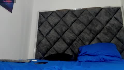 Snapshot of latrellx7 chatting on October 13, 6:04 am LEANDRO online show from October 13, 6:04 am