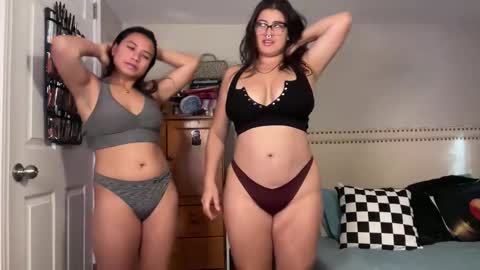 lau_mamacita online show from November 20, 5:32 pm