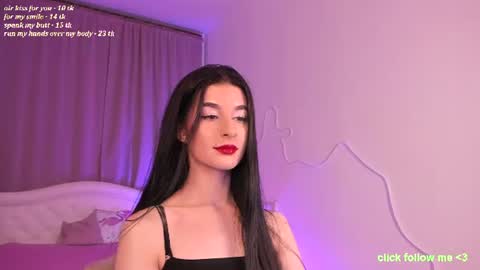 Laura online show from July 31, 9:05 pm