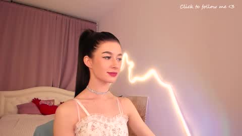 Laura online show from January 11, 11:11 pm