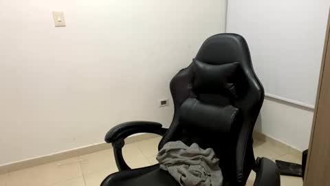 laura online show from November 8, 11:08 pm