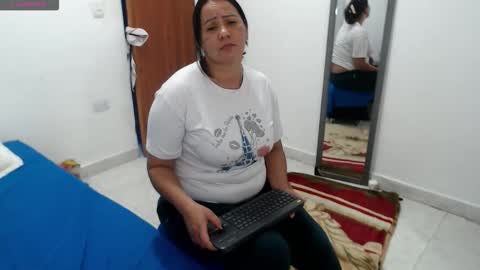 laura_foxx2379 online show from May 29, 10:30 pm