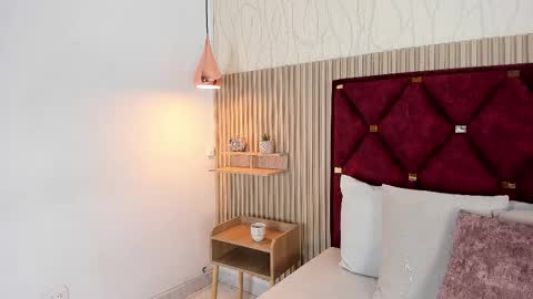 LauraIvy online show from October 6, 12:12 pm