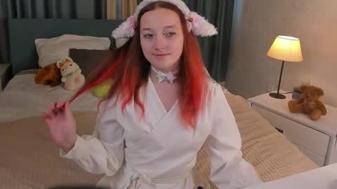 laura_kelley1 online show from November 17, 7:55 am